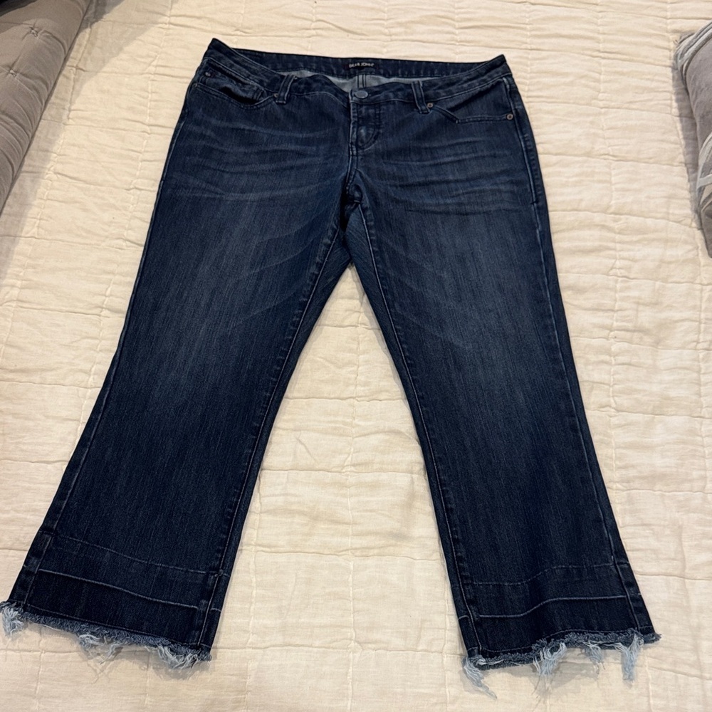 DEAR JOHN dark  Wash Women’s Jeans Crop with Frayed Hem